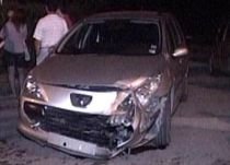 Accident pe autostrada Bucureşti-Piteşti. Trei oameni au murit după ce o maşină s-a lovit de un copac