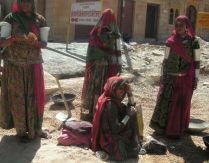 Indienii îşi vând nevestele cămătarilor, pentru a scăpa de datorii 