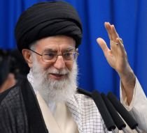 Lider suprem iranian: Contestarea alegerilor prezidenţiale este o crimă 
