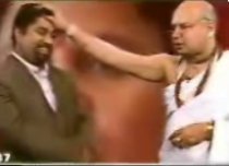 Guru penibil: A vrut să ucidă un om cu puterea minţii şi s-a făcut de râs (VIDEO)