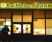 Raiffeisen Bank a sărăcit cu 74 milioane euro în 2009