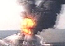O platformă petrolieră care a luat foc în Golful Mexic s-a scufundat (VIDEO)