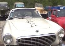 Parada maşinilor de epocă a reunit 45 de automobile rare (VIDEO)