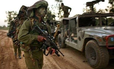 Gaza: Soldat israelian, acuzat că a ucis două femei când fluturau un steag alb