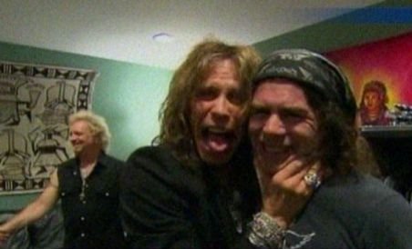 Un fan Aerosmith i-a întâlnit pe membrii trupei în semn de recunoştinţă pentru participarea la 100 de concerte (VIDEO)