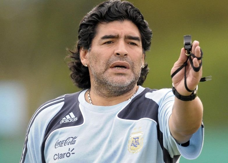 Diego Maradona susţine că a primit o ofertă din Premier League 