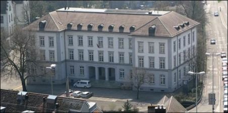 Trei deţinuţi, între care un român şi un moldovean, au evadat dintr-o închisoare elveţiană