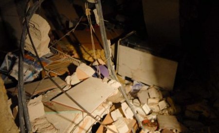 Explozie într-un bloc din Constanţa: Un bărbat rănit grav, mai multe apartamente avariate