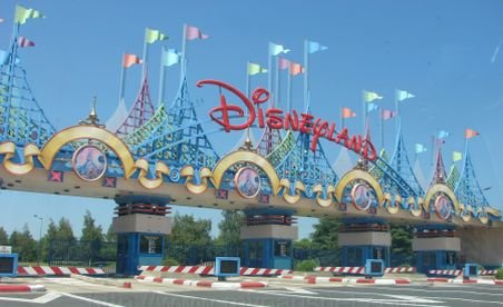 Disneyland caută 3.000 de persoane pentru joburi în vânzări, marketing, comunicare şi resurse umane