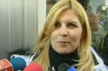 Udrea poartă ghinion: Telegondola inaugurată de ministru a funcţionat doar câteva minute