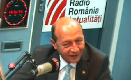 Băsescu: Mi-aş dori un salariu mai mare de 1.100 euro