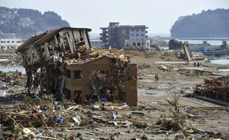 Pagubele cutremurului din Japonia se pot ridica la sume de 35 miliarde de dolari