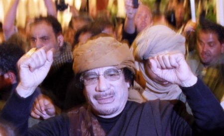  Gaddafi recucereşte terenul pierdut în faţa rebelilor