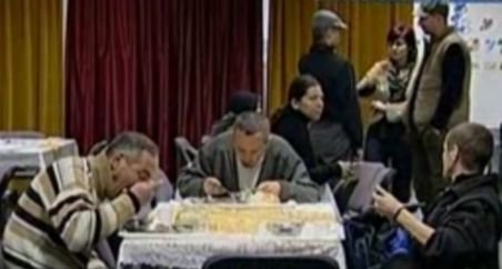 Cantina săracilor, singura şansă pentru mii de români. Numărul nevoiaşilor a crescut cu 25%, în ultimul an 