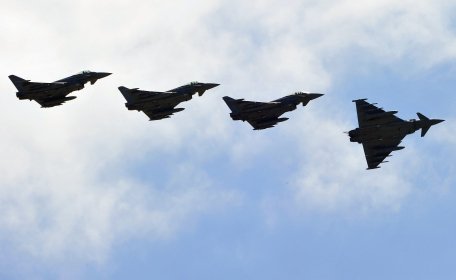 Marea Britanie şi Franţa: Aviaţia libiană nu mai există ca forţă de luptă, va fi o operaţiune de scurtă durată
