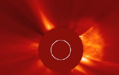 Imagini inedite: NASA a surprins explozia unei comete, după impactul cu Soarele
