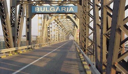 Circulaţia rutieră, închisă marţi şi miercuri pe podul Giurgiu-Ruse