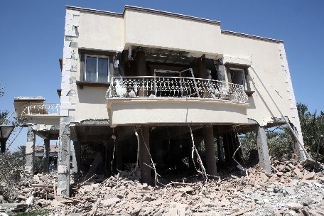 Imagini şocante. Circa 15 civili au fost ucişi în timpul raidurilor aeriene din Libia