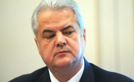 Adrian Năstase: În România se construieşte un sistem mafiot patronat de Băsescu şi secta PDL