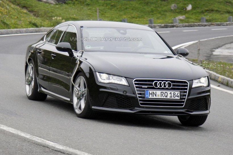 Audi S7, surprins fără camuflaj în imagini spion