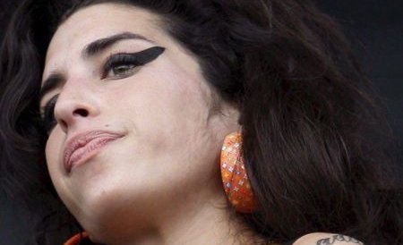 Tatăl lui Amy Winehouse către fani: Pentru Amy conta un singur lucru, dragostea