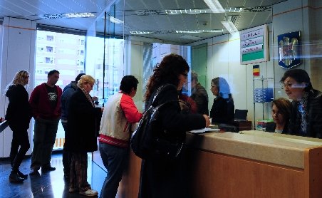 Numărul românilor care vor să lucreze în Spania a crescut în ultima lună cu 30%