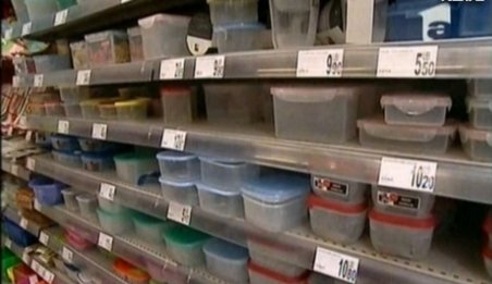 Recipientele din plastic în care depozităm mâncarea sunt toxice. Importurile din China, blocate