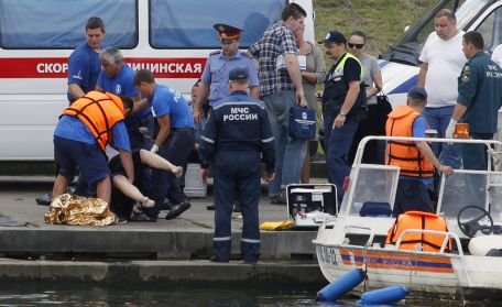 O barcă s-a scufundat pe râul Moscova. Nouă persoane au murit