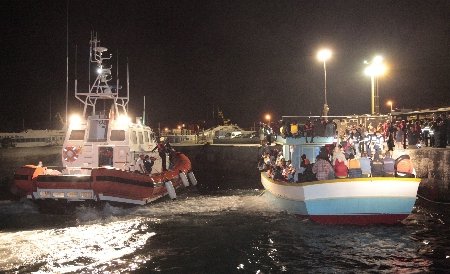 Marinari români, în pericol de moarte după ce nava lor s-a scufundat aproape de portul Mumbai
