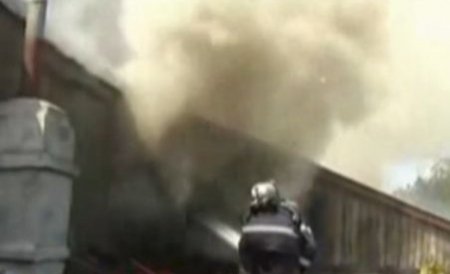 Incendiu la un rezervor de ţiţei din Călăraşi. Fumul a poluat jumătate din oraş