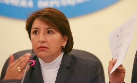 Sulfina Barbu a depus jurământul de învestire în funcţia de ministru al Muncii. Vezi declaraţiile preşedintelui Băsescu
