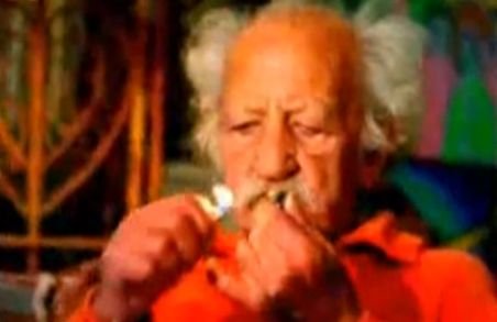 El este cel mai bătrân fumător de „iarbă“ din SUA. Consumă „verde“ din 1936