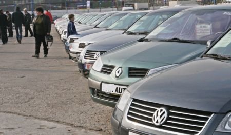 Vânzările auto second-hand, în scădere: Maşinile s-au ieftinit cu până la 1.000 de euro