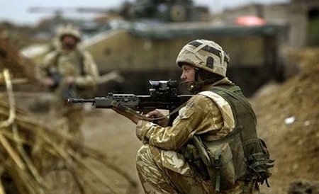 Un militar român, rănit într-o explozie în Afganistan