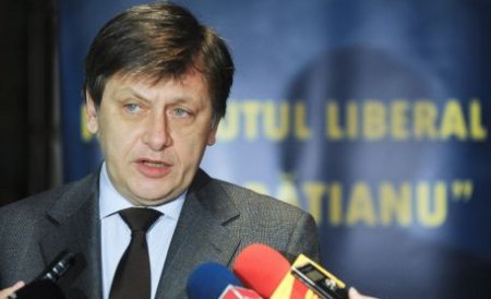 Crin Antonescu: Liiceanu şi Pleşu, nişte laşi care tac mâlc la mitocăniile lui Băsescu