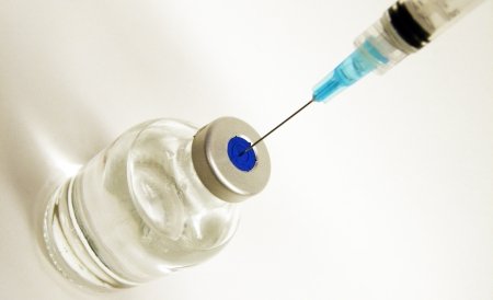Campania de vaccinare antigripală gratuită se lasă încă aşteptată în mai multe judeţe din ţară