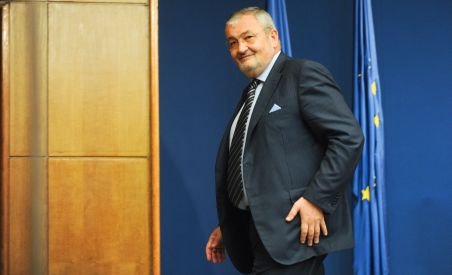 Sebastian Vlădescu: E mult mai bine să nu fii ministru, decât să fii ministru în România
