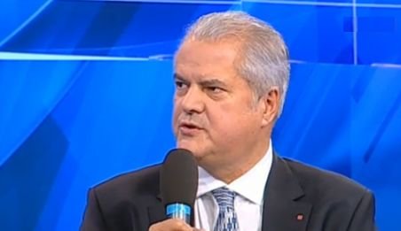 Adrian Năstase: Geoană nu este un bun reprezentant al PSD. Înlocuirea vine în urma unei nemulţumiri