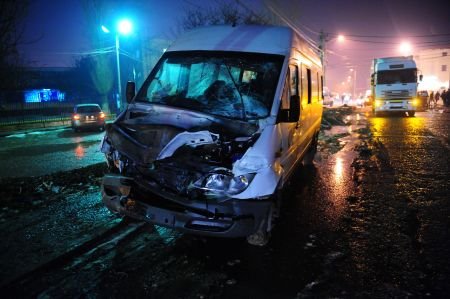 Noapte neagră în Bucureşti: Un mort şi şapte răniţi, în urma accidentelor rutiere