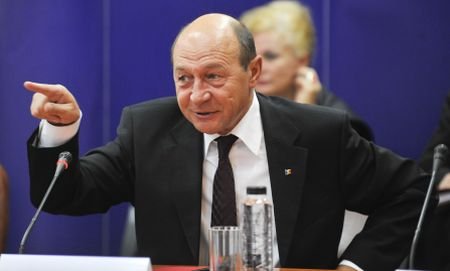Traian Băsescu efectuează o vizită la Berlin. Preşedintele se va întâni cu Christian Wulff şi Angela Merkel