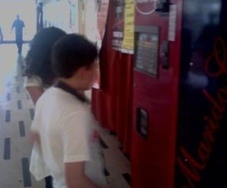 Fără cafea în şcoli! Inspectorarul şcolar din Vrancea declară război automatelor din unităţile de învăţământ