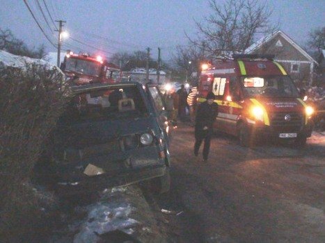 Accident grav în Mureş. A băgat în spital 8 persoane, dar a fugit de la locul faptei