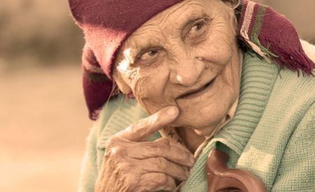 Bătrânii români, printre cei mai amărâţi din UE. Vezi ce loc ocupă România în topul celor mai săraci pensionari