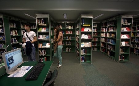 Revista presei - 29 noiembrie: PDL intră în Bibliotecă. Cum se scanează buletinele studenţilor care vor abonament gratuit la BCU