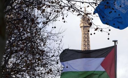 Moment istoric. Steagul palestinian, ridicat deasupra sediului UNESCO din Paris