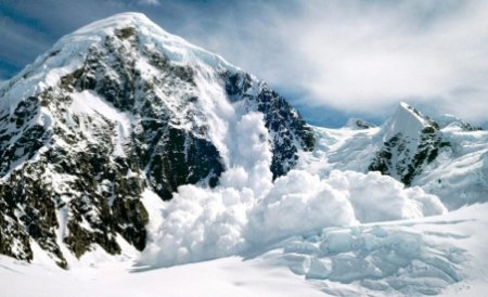 Risc de avalanşă în Masivul Bucegi. Vezi recomandările salvamontiştilor