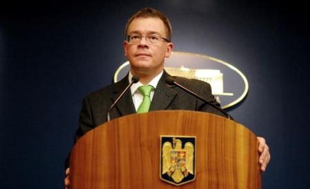 Secretarul de stat în MAE Doru Costea, înlocuit cu Luminiţa Odobescu din ordinul premierului Ungureanu