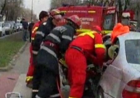 Un tânăr din Bistriţa a distrus cu bolidul său o ambulanţă SMURD de 100 de mii de euro