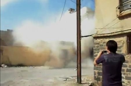 Siria: Trupele guvernamentale continuă bombardamentele asupra oraşului Homs