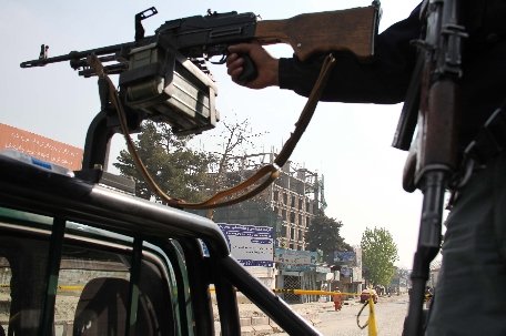 Cinci militanţi arestaţi şi zece tone de explozibil confiscate în Kabul
